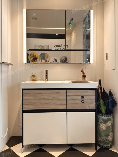 KOHLER K-24374T-NA Maxispace 2.0<br>升級版鏡櫃 (側燈/黑) <br>K-23800T-MT9 + K-24370T-1-0 <br>MAXISPACE 2.0 盆櫃組 100cm / 奶茶色+<br>K-77958T-4A-AF面盆龍頭 (法蘭金)
